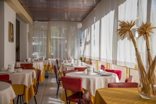 Hotel Meris 밀라노마리티마 외부 사진